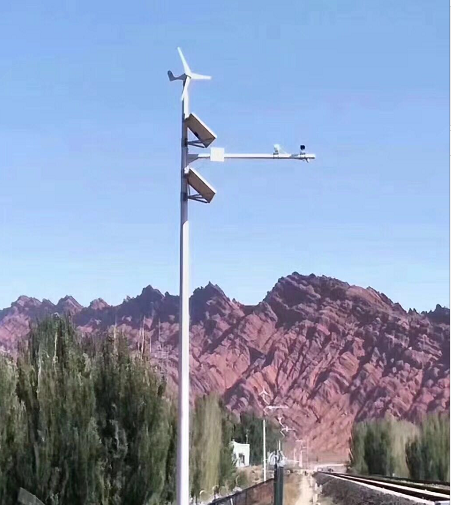 新疆库车段铁路沿线监控||江科风光互补供电系统